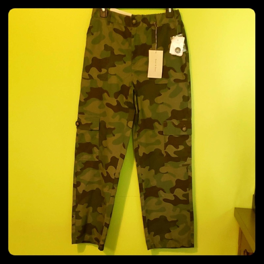 *NWT Women's Camouflage Jeans Size S